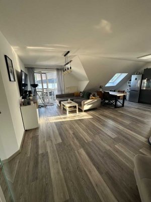 Freundliche 2,5-Zimmer-DG-Wohnung mit Balkon in Arnsberg