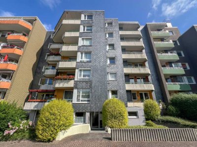 - NOTARVERTRAG IN VORBEREITUNG- 3-Zimmer-Hochparterre-Wohnung mit Balkon, Aufzug und Blick ins Grüne