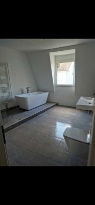 Charmante Dachgeschosswohnung mit hochwertiger Sanierung – 4 Zimmer, 106 m², vermietet