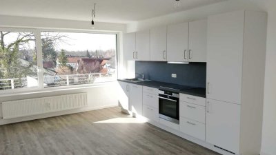 Komplett sanierte 3-Zi-Wohnung im Ismaninger Zentrum mit großem Balkon und Kinder-/ Arbeitszimmer