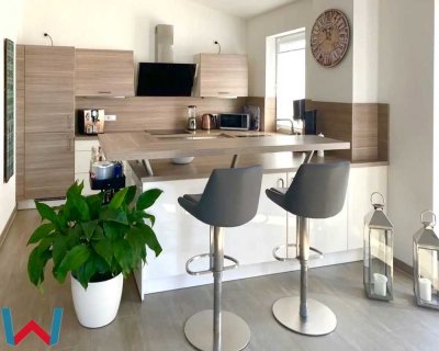 INGOLSTADT-WEST: TRAUMHAFTE PENTHOUSE WOHNUNG MIT OFFENER EBK, 3 Zi, 2 B, Abstellraum, 2 TG