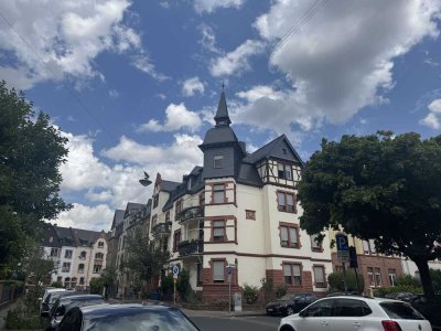 Charmante Dachgeschosswohnung im Stilaltbau – 3,5 Zimmer, 93 m², vermietet