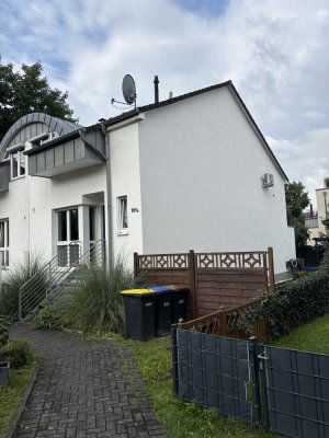 Hochwertige Doppelhaushälfte mit einer Klimaanlage und Sauna