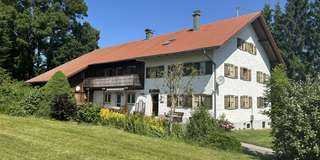 Möblierte Dachgeschosswohnung mit Bergblick im Allgäu