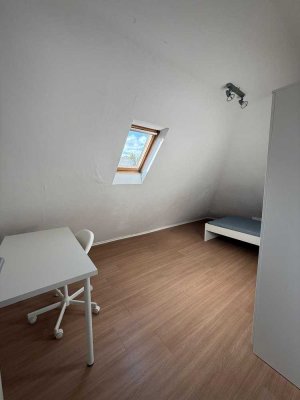 Möbliertes WG-Zimmer in Stuttgart-Feuerbach – nur 2 Minuten zur S-Bahn