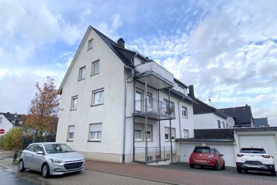 Gut geschnittene 3 ZKB - Wohnung mit Balkon -  zentral gelegen