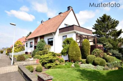 Traumhafte Doppelhaushälfte mit Einliegerwohnung - 240m² Wohnfläche, Garten, Balkon & Garage