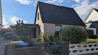 Exklusive, sanierte 3,5-Zimmer-Wohnung mit EBK, Terrase, Garten und Garage in Hannover