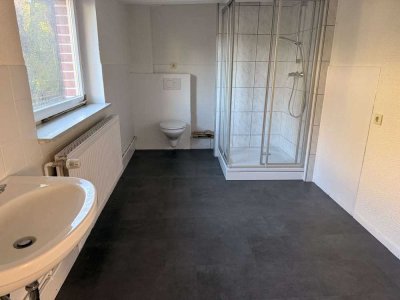 Großes Einfamilienhaus mit 6 Zimmern und 162 qm Wohnfläche und viel Nutzfläche