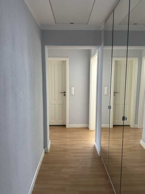 Günstige, gepflegte 2-Raum-Wohnung mit Balkon und EBK in Hannover