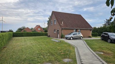 Freistehendes EFH mit großen Grundstück und Partyhütte und Pool