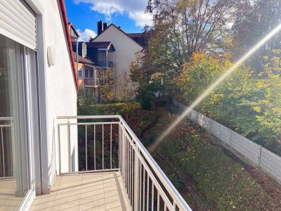 Lichtdurchflutete 2-Zimmer-Wohnung mit Balkon, Aufzug und TG-Stellplatz!