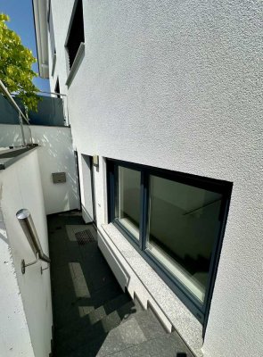 Moderne Souterrain-Einliegerwohnung in neuwertigem Haus – Toplage in Gärtringen, FBH & Einbauküche