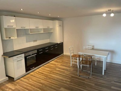 schöne zentralgelegene Wohnung