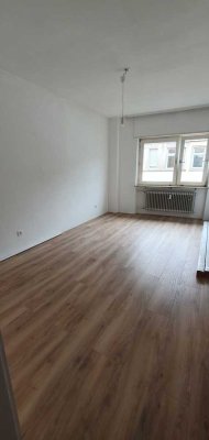 Exklusive, vollständig renovierte 2-Zimmer-Wohnung mit Balkon in Heidelberg