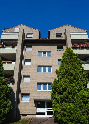 Helle 3-Zimmer-DG-Wohnung mit Balkon (nur mit Wohnberechtigungsschein)