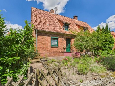 Niedliche Haushälfte zentral in Hodenhagen