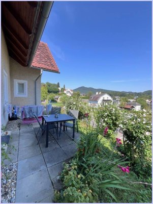 Hübsche zentrale Gartenwohnung im Ort, 2 Zimmer, Essbereich, Küche, Bad, WC extra, 72m2 mit Parkpl.