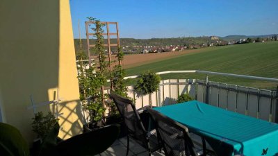 Traumaussicht: Gepflegte 3-Zimmer-DG-Wohnung mit Balkon und EBK in Untergruppenbach