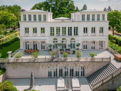 Impressive, luxury manorial villa in prime location