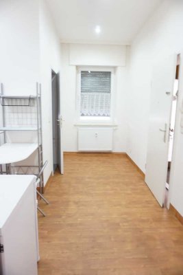 1 Zimmer Erdgeschosswohnung in Zentrumsnähe