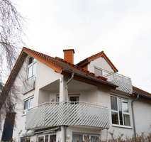 HN-Ost Großzügige DG Wohnung mit Loggia