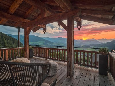 Berg-Chalet mit traumhafter Aussicht in Skipistennähe
