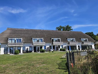 Exklusive, neuwertige 1-Raum-Wohnung mit gehobener Innenausstattung mit Einbauküche in Putbus
