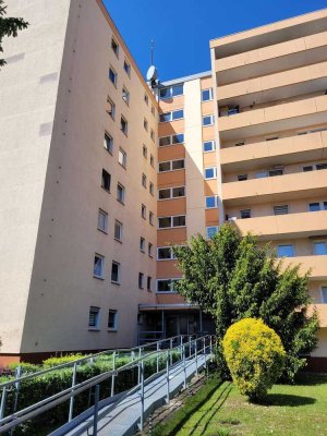 vermietete 2-Zimmerwohnung samt 2 Loggien und einem Stellplatz in toller Lage