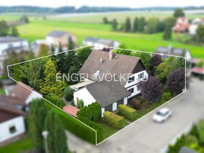 Architektenhaus mit ELW und traumhaftem Garten in Pentling