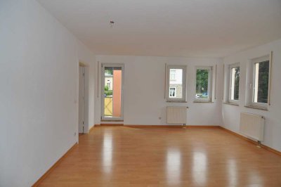 ++ 2 Zimmer mit Balkon & Einbauküche, in gepflegter Wohnanlage ++