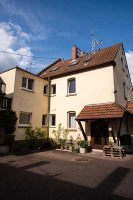 Charmanter Altbau mit Gestaltungspotenzial