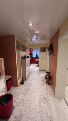 3-Zimmer Leerwohnung � hochwertig sanierte direkt am Praterweiher, inkl. Einbauküche!