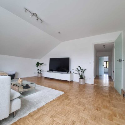 Großzügige 3,5-Zimmer-Wohnung mit Garage, EBK & viel Licht