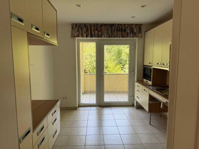 Ansprechende und sanierte 2-Raum-Hochparterre-Wohnung mit geh. Innenausstattung mit EBK in Dinslaken