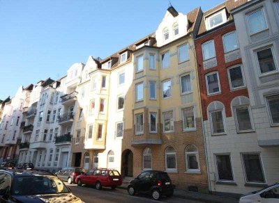 2- Zimmer Dachgeschoss – Altbauwohnung auf der Westlichen Höhe