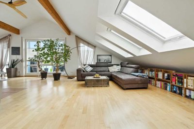 VON PRIVAT !!! Exklusive 4-Zimmer Dachgeschosswohnung mit 2 Balkone