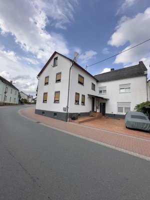 *Provisionsfrei* Renoviertes Einfamilienhaus mit ELW in Beselich/Obertiefenbach