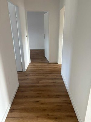 Frisch sanierte 3-Zimmer-Wohnung mit Tageslichtbad