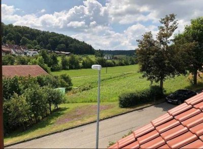 Aidlingen-Dachtel: 2-Zi.-DG-Wohnung mit Sauna