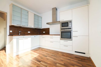 I NEUBAU I MODERNE KÜCHE I DUSCHE I HAUSTIERE WILLKOMMEN I NAHE SCHLOSS EGGENBERG I 1. OG MIT LIFT I LICHTDURCHFLIUTET &amp; SEHR RUHIG I AB SOFORT I WEST-BALKON