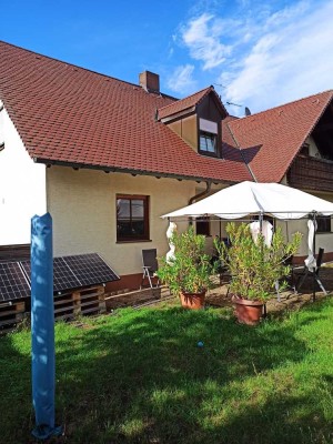 Gepflegte 4-Zimmer Erdgeschosswohnung mit Garten in Cadolzburg