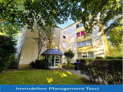 Wohnung mit gemütlichem Balkon. Ein Ort zum Entspannen