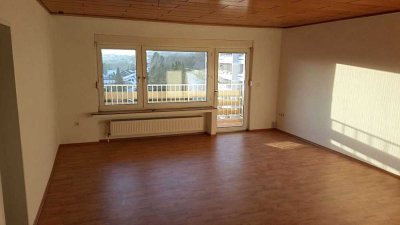Schöne 4-Zimmer-Wohnung in Letmathe, Nähe Volksgarten, großer Balkon Richtung Westen
