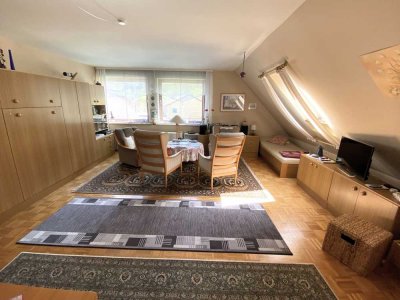 Schnäppchen: Gemütliche Dachgeschoss Wohnung in ruhiger Lage