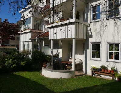Ruhig, zentral, hell, 2 Terrassen, EBK, Garten, Parkett, 2,5 Zimmer