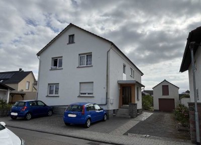Zweifamilienhaus mit zwei Eigentumswohnungen, gr. Garten, Lorsch Mitte