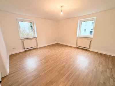 **Nachmieter gesucht: Erdgeschoss, eigener Garten und neues Tageslichtbad*