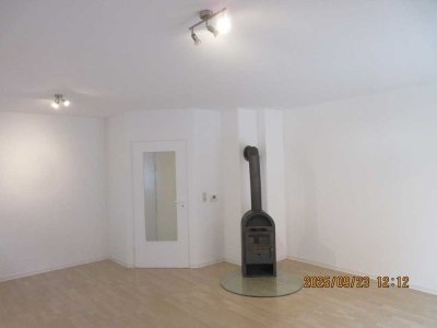 Von Privat, bitte nur telefonische Anfragen! Wildeshausen, Erdgeschoß, Kamin, kl. Garten, Carport