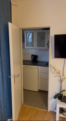 Available 32-meter apartment with parking, Sömmeringstr. 40, 10589 Berlin